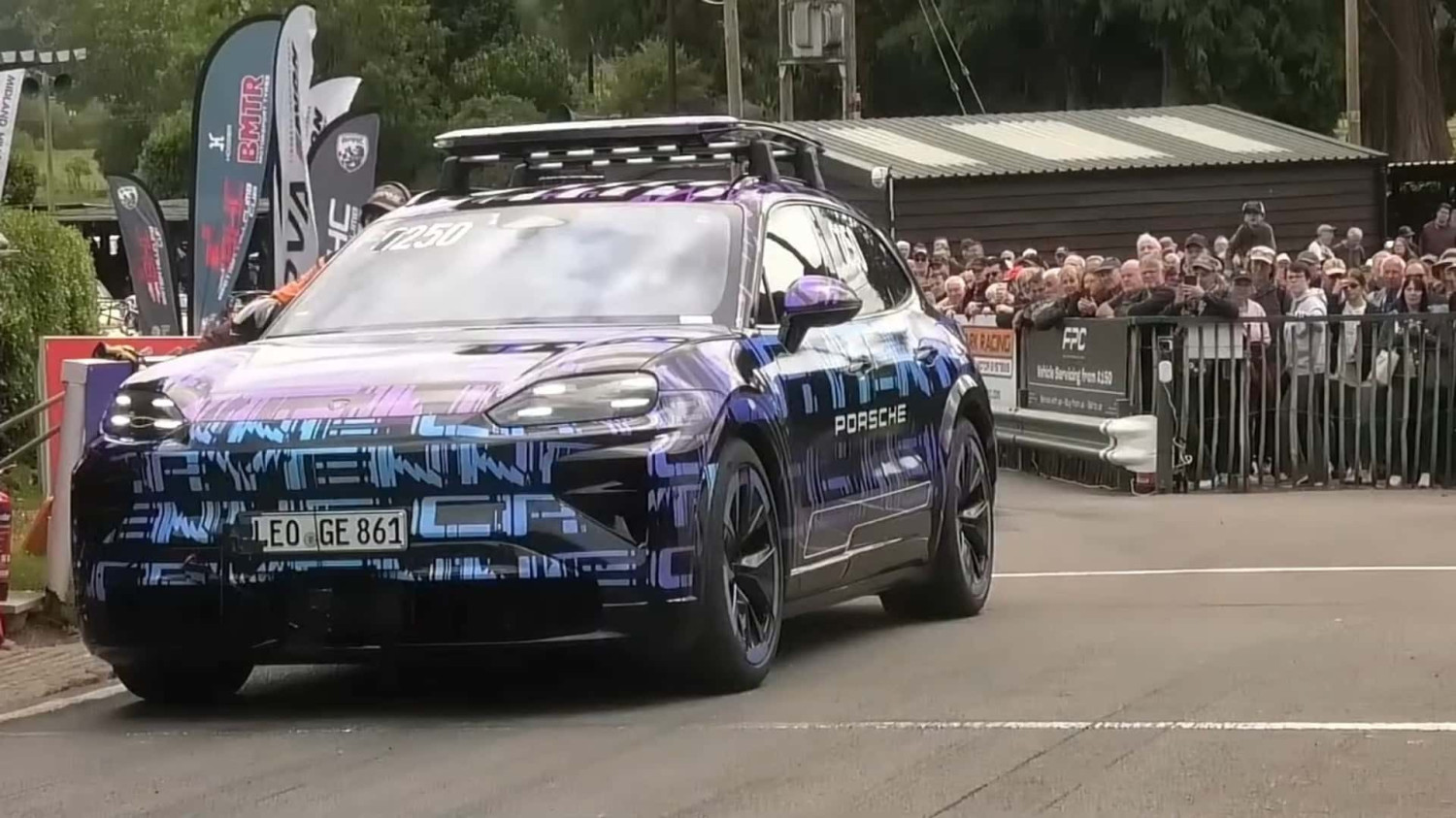 Prototipe Porsche Cayenne EV