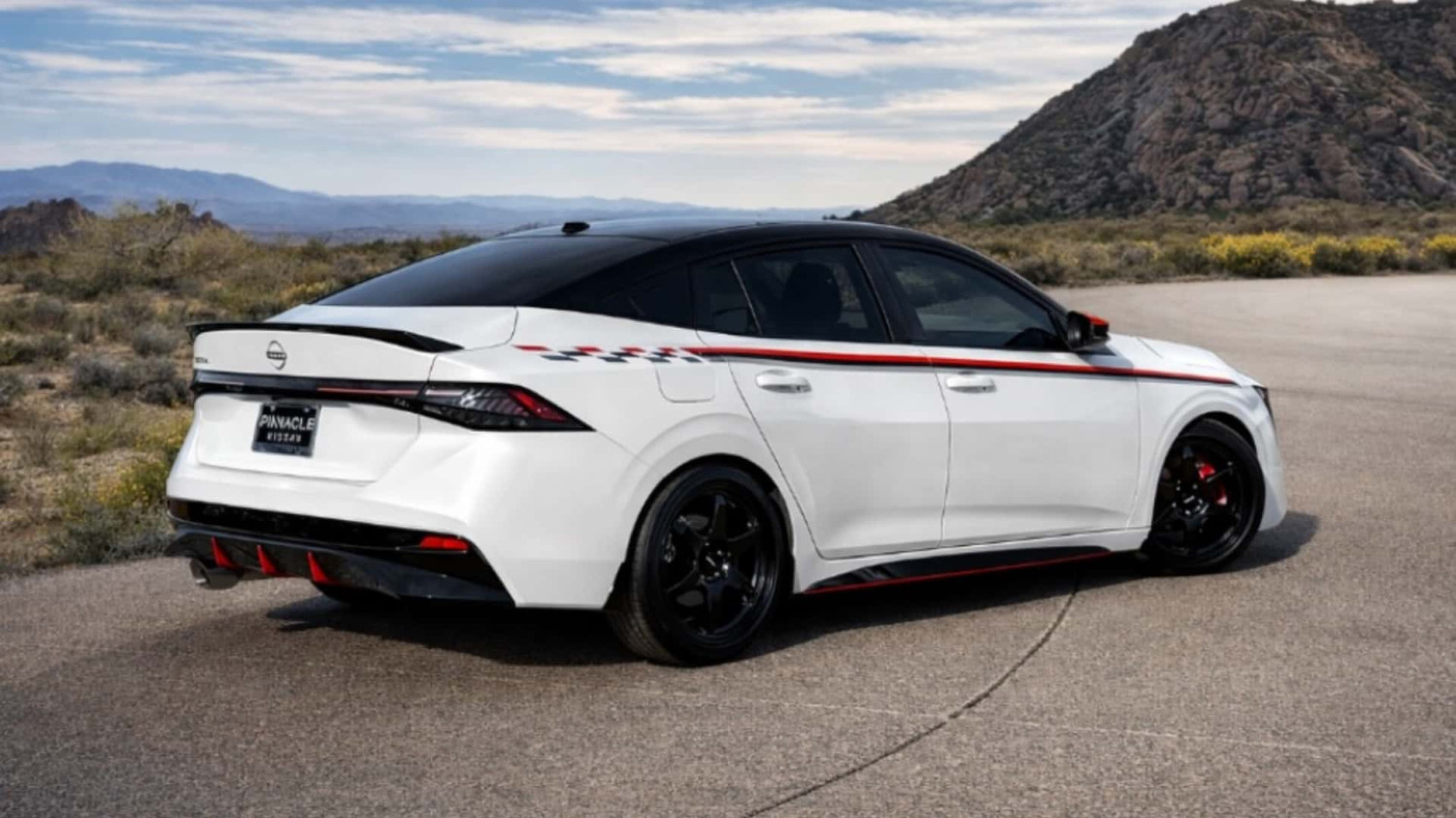 Racikan Nissan Sentra SE RS