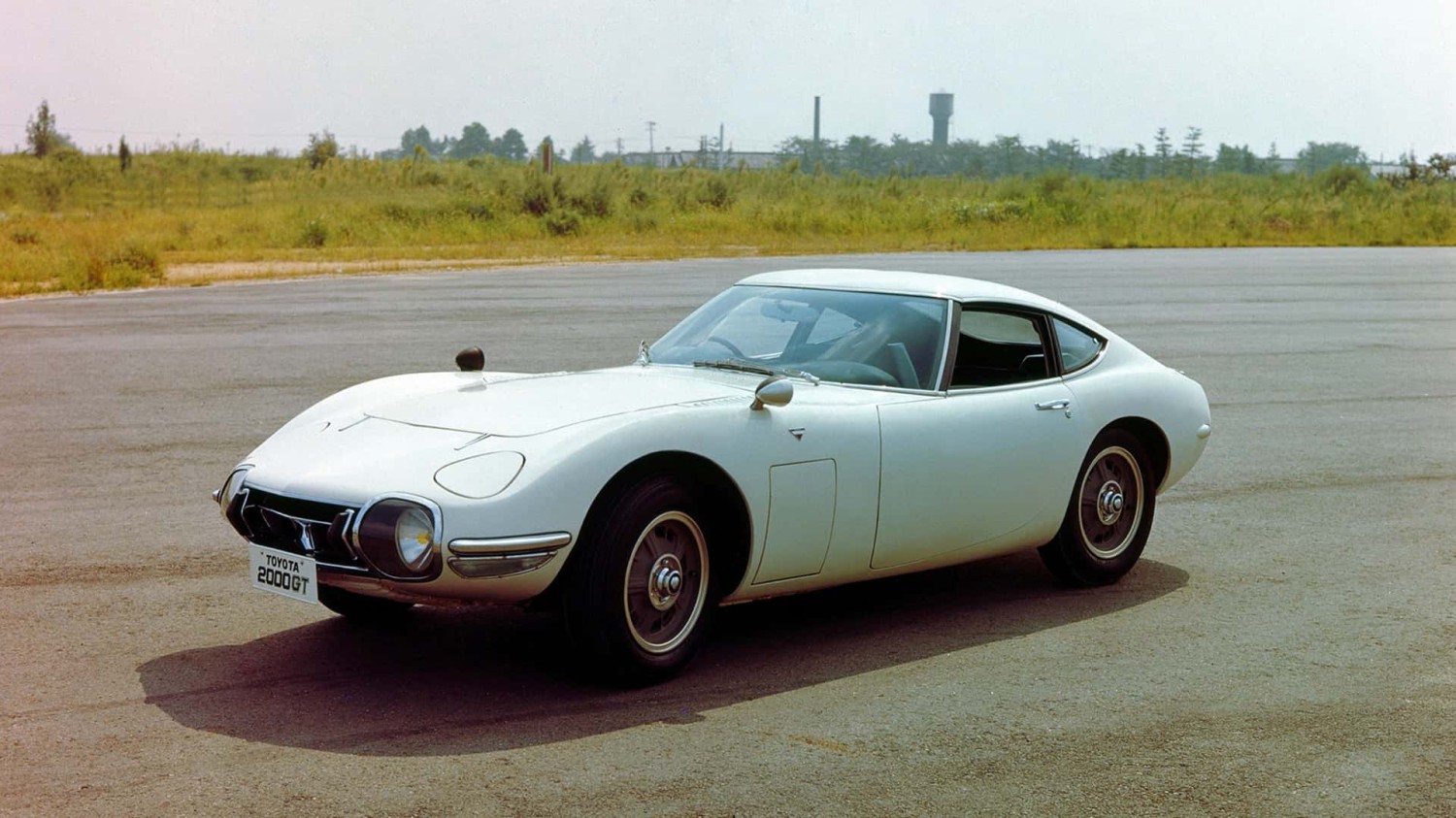 Toyota 2000GT menggunakan mesin yang dikembangkan bersama oleh Yamaha.