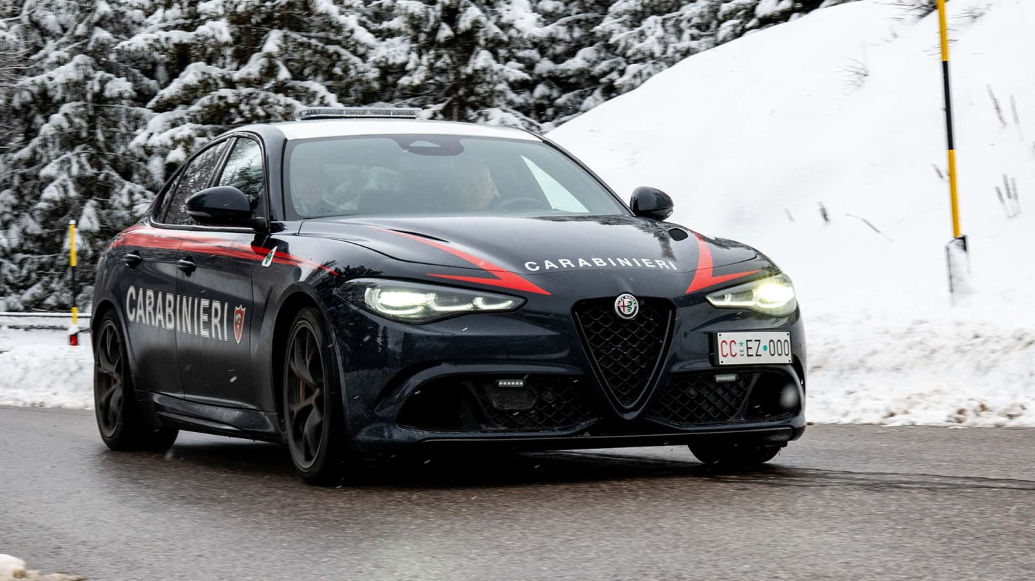 Alfa Romeo Giulia Quadrifoglio Carabinieri