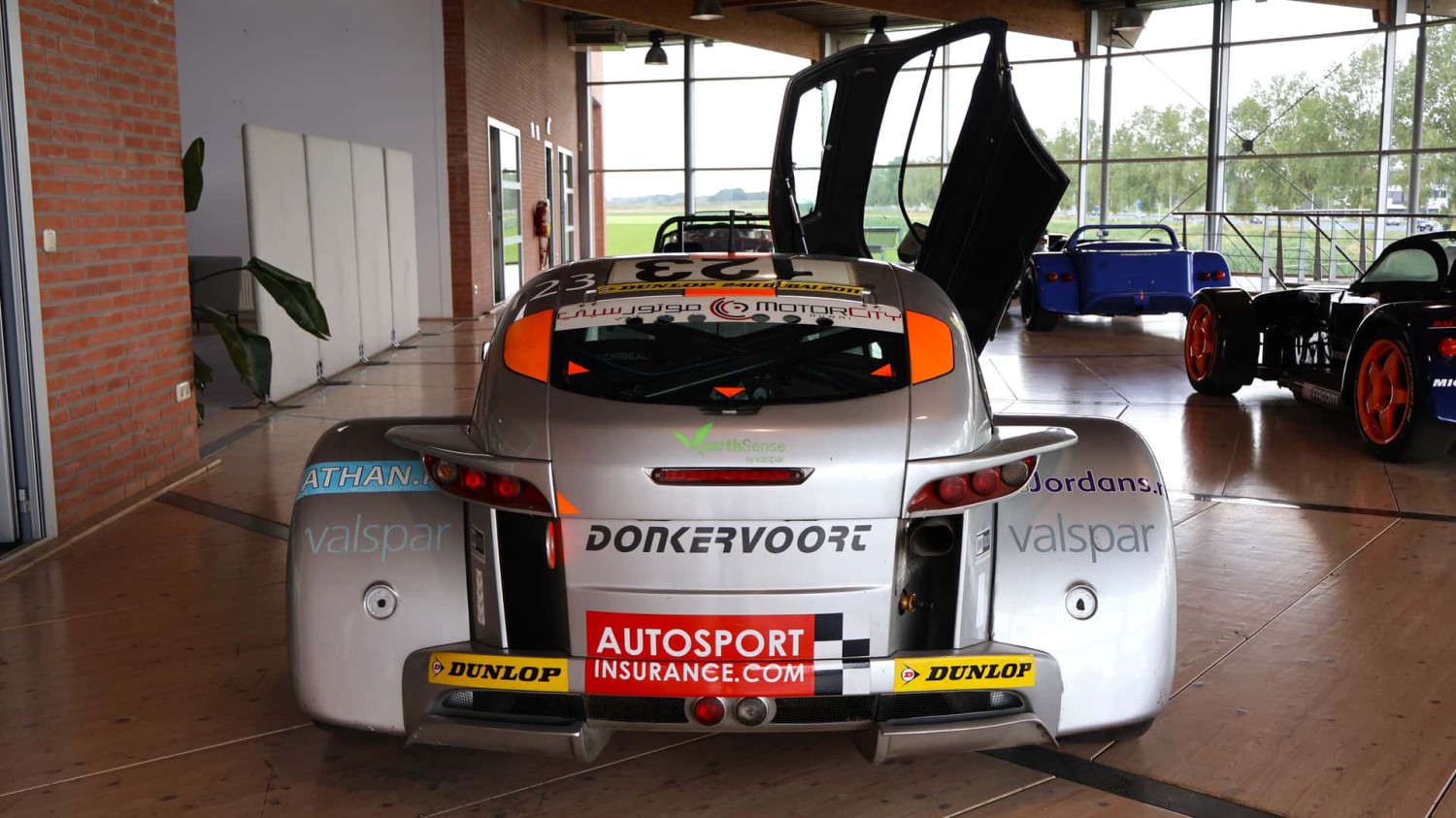 Donkervoort: Melihat di balik layar pembangunan F22,                          Galeri: Donkervoort: Melihat di balik layar pembangunan F22                    , Bukan Kesombongan, Dari Rangka Tubular Kisi hingga Sport Super Ringan, Superkart untuk jalan raya,                          Galeri: Donkervoort F22 (2025)                    , Siapa pun yang mengendarai Donkervoort adalah bagian dari keluarga