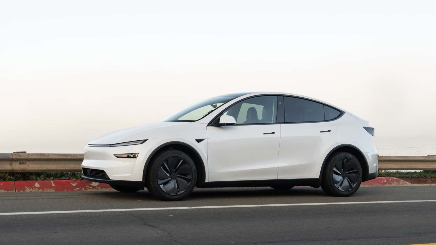 2026 Penghargaan Terobosan InsideEVs Pilihan Editor: Tesla Model Y