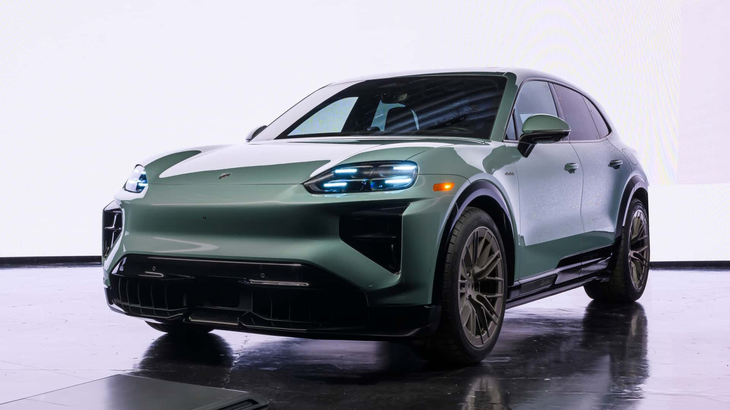 <p>2026 Porsche Cayenne Listrik</p>