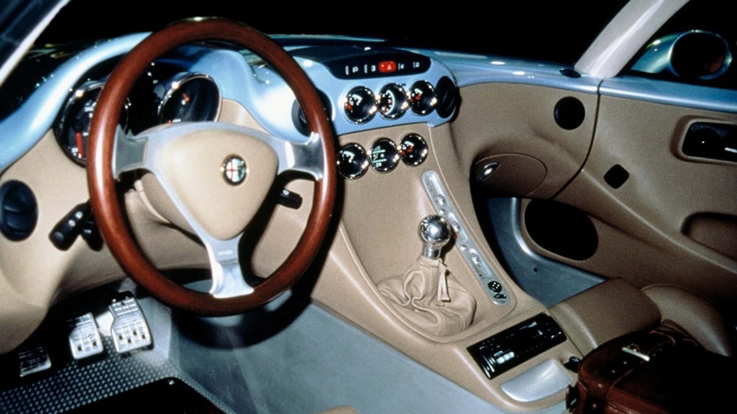 Konsep Alfa Romeo Nuvola tahun 1996