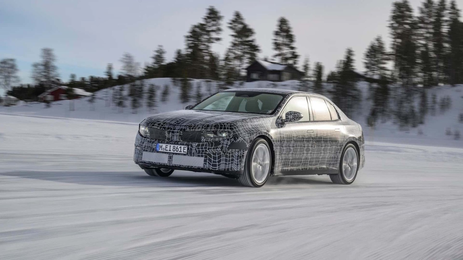 Prototipe sedan BMW i3 selama pengujian musim dingin