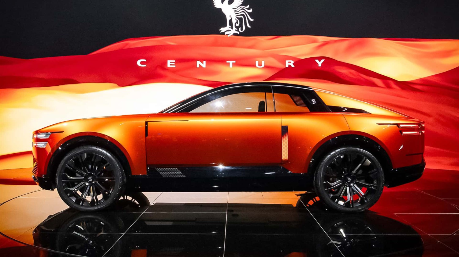 Konsep Century Coupe secara langsung di Japan Mobility Show 2025