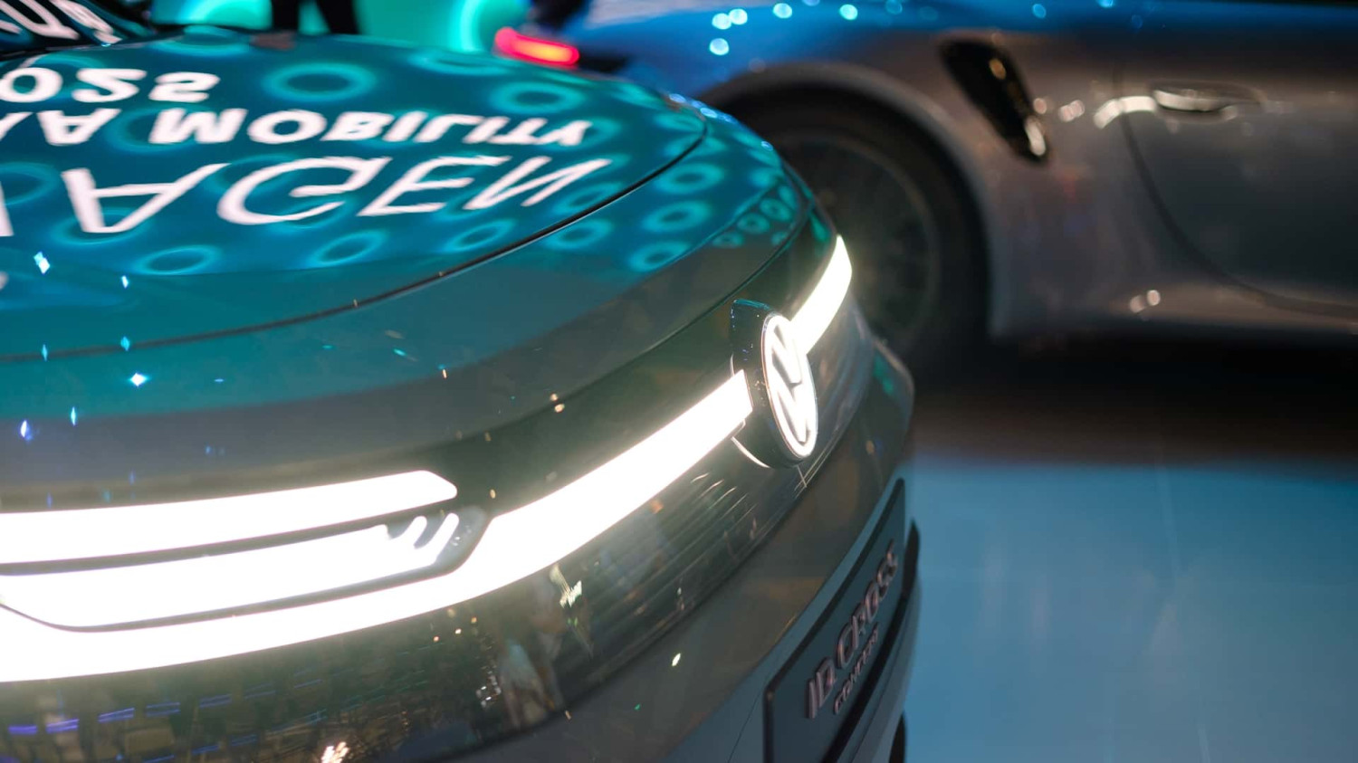 Volkswagen ID. Lintas Foto Langsung, 30%: Hyundai 'Terjebak dalam Kebuntuan' karena Negosiasi Perdagangan Terhenti, 60%: Elon Musk Membeli Saham Tesla Senilai  Miliar, 90%: Volkswagen Mungkin Menunda Golf Listrik Saat Menilai Rencana Produksi, 100%: Akankah Hyundai Terus Maju dengan Mobil Listrik?