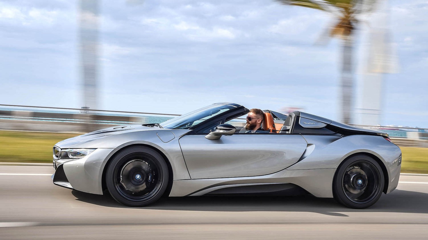 BMW i8 Roadster dalam pengujian