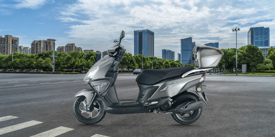 Motor Baru Sanye USY, Pesaing Honda Vario 125 dengan Harga Rp15 Jutaan, Fitur dan Spesifikasi Sanye USY, Harga Sanye USY vs Honda Vario 125, Fitur Tambahan Sanye USY, Pertanyaan dan Jawaban