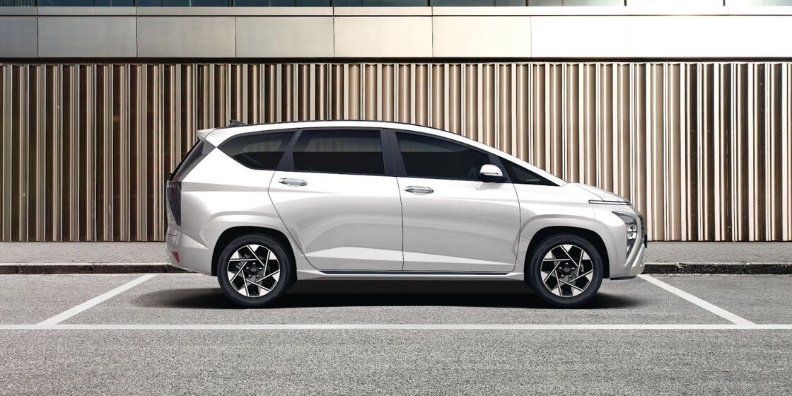 Hyundai Stargazer vs Stargazer X, Apa Saja Perbedaan Utamanya?, 1. Desain Eksterior, 2. Performa, 3. Kaki-Kaki, 4. Fitur Tambahan, 5. Harga, Pertanyaan yang Sering Diajukan, Apa perbedaan utama antara Hyundai Stargazer dan Stargazer X?, Apakah Hyundai Stargazer X lebih mahal dari Stargazer?, Apakah Stargazer X memiliki fitur keselamatan yang lebih lengkap?
