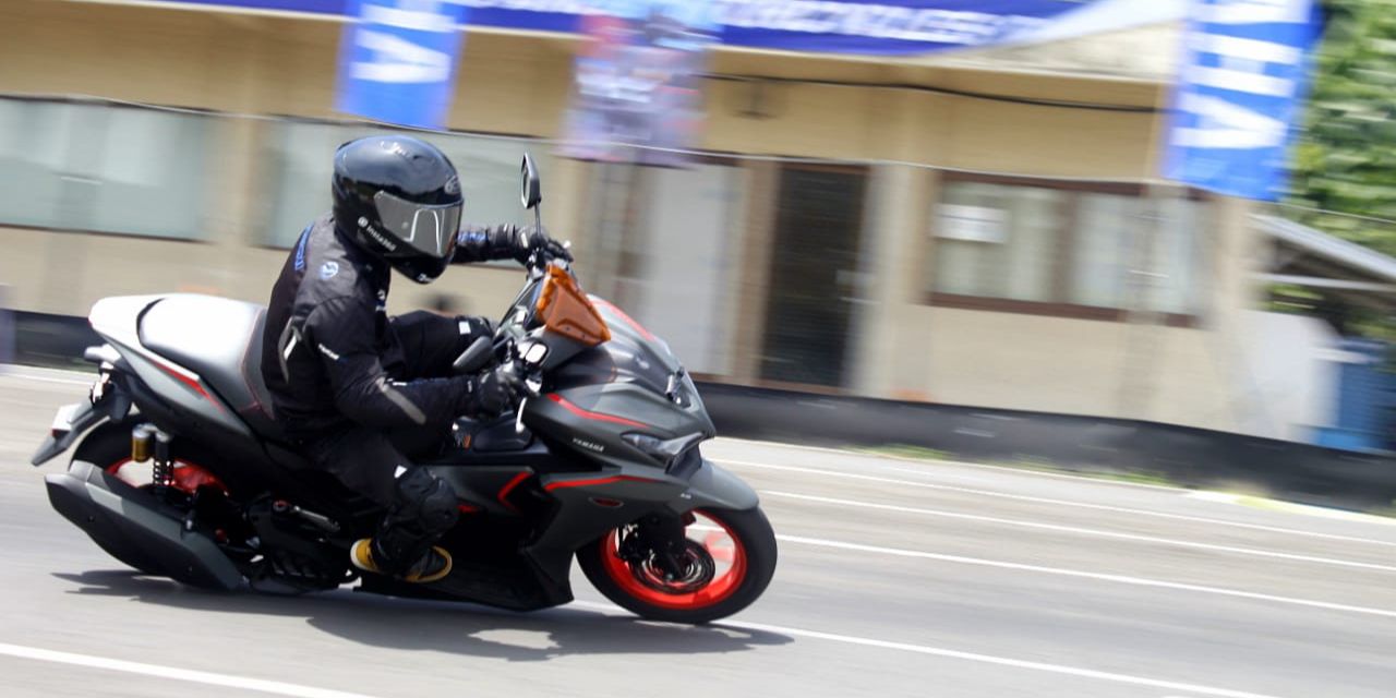 Pengujian Teknologi YECVT Pada Yamaha Aerox Alpha di Lintasan Pendek, Begini Hasilnya!, Yamaha Aerox Alpha Turbo dengan Teknologi YECVT, Stabilitas Maksimal dengan Varian CyberCity, Pengalaman Berkendara dengan Varian Standar, Harga dan Pilihan Warna Yamaha Aerox Alpha, Kesimpulan dari Pengujian di Sirkuit Sentul