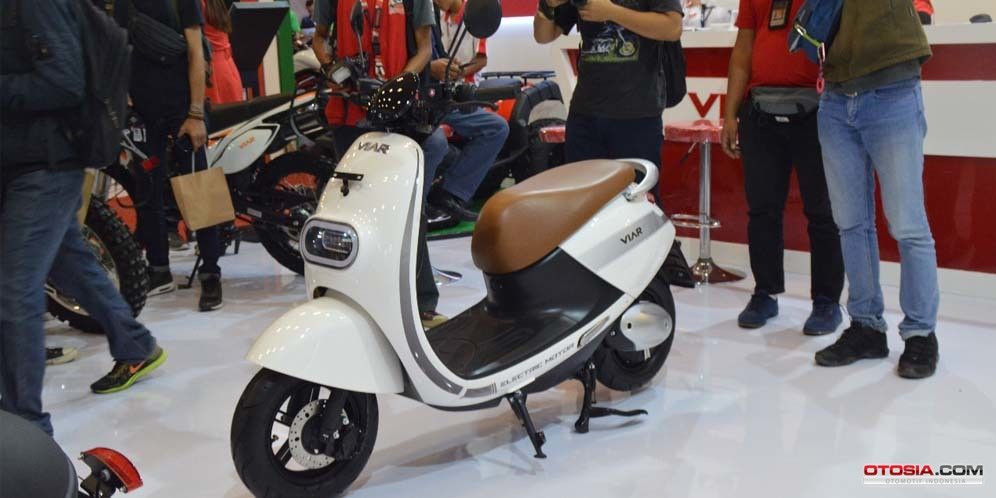 Ekspor Melesat! Inilah 5 Motor Made in Indonesia yang Mendunia di 2025, 1. Yamaha NMax 155, 2. Honda Vario Series, 3. Viar Q1, 4. MAKA Cavalry, 5. United E-Motor