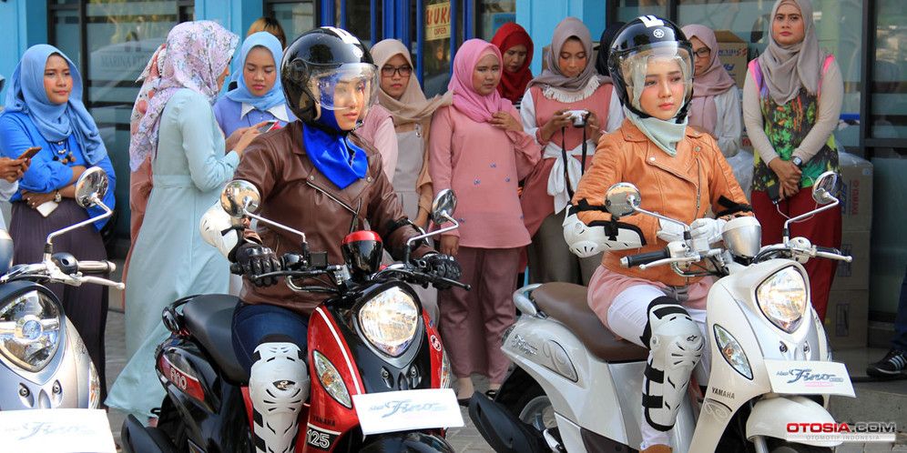 Tips Mudah Merawat Motor: Panduan Lengkap untuk Perempuan, 1. Memanaskan Motor di Pagi Hari: Jaga Mesin Tetap Prima, 2. Ganti Oli Secara Berkala: Jantung Motor Tetap Sehat, 3. Cek Kondisi Ban dan Rem: Keamanan di Jalan Raya, 4. Servis Rutin Setiap 5.000 Km: Pencegahan Lebih Baik, 5. Bersihkan Motor Secara Teratur: Cegah Kerusakan Akibat Kotoran