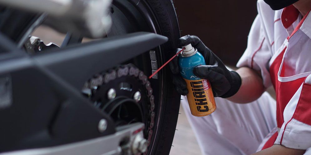 Rahasia Rantai Sepeda Motor Awet: Tips &amp; Trik Perawatan Anti Ribet!, 1. Kenapa Rantai Motor Punya Peran Vital di Sistem Penggerak?, 2. Dampak Rantai Motor Kendor atau Terlalu Kencang: Jangan Diabaikan!, 3. Begini Cara Mengukur Ketegangan Rantai Motor yang Benar, 4. Jangan Lupa Bersihkan Rantai Motor Secara Rutin!, 5. Pentingnya Pelumasan Rantai Motor: Kurangi Gesekan, Perpanjang Usia