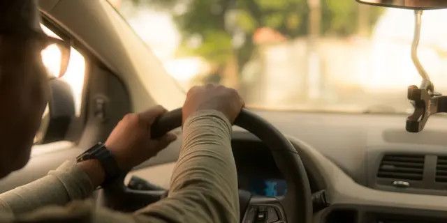 Tips dan Biaya Kursus Mengemudi yang Perlu Anda Ketahui, Alasan Harus Bisa Mengemudi, Kursus Mengemudi Tingkatkan Kepercayaan Diri, Manfaat Kursus Mengemudi Resmi, Kursus Bantu Persiapan Ujian SIM, Belajar Hindari Risiko Kecelakaan, Biaya Kursus Mobil Manual dan Matic, Tips Memilih Tempat Kursus Terbaik, Sesuaikan Biaya dengan Kebutuhan, Tentukan Jadwal Kursus Ideal, Latihan Mandiri untuk Pemantapan, Jangan Ragu Bertanya pada Instruktur, Fokus dan Tetap Tenang Saat Mengemudi