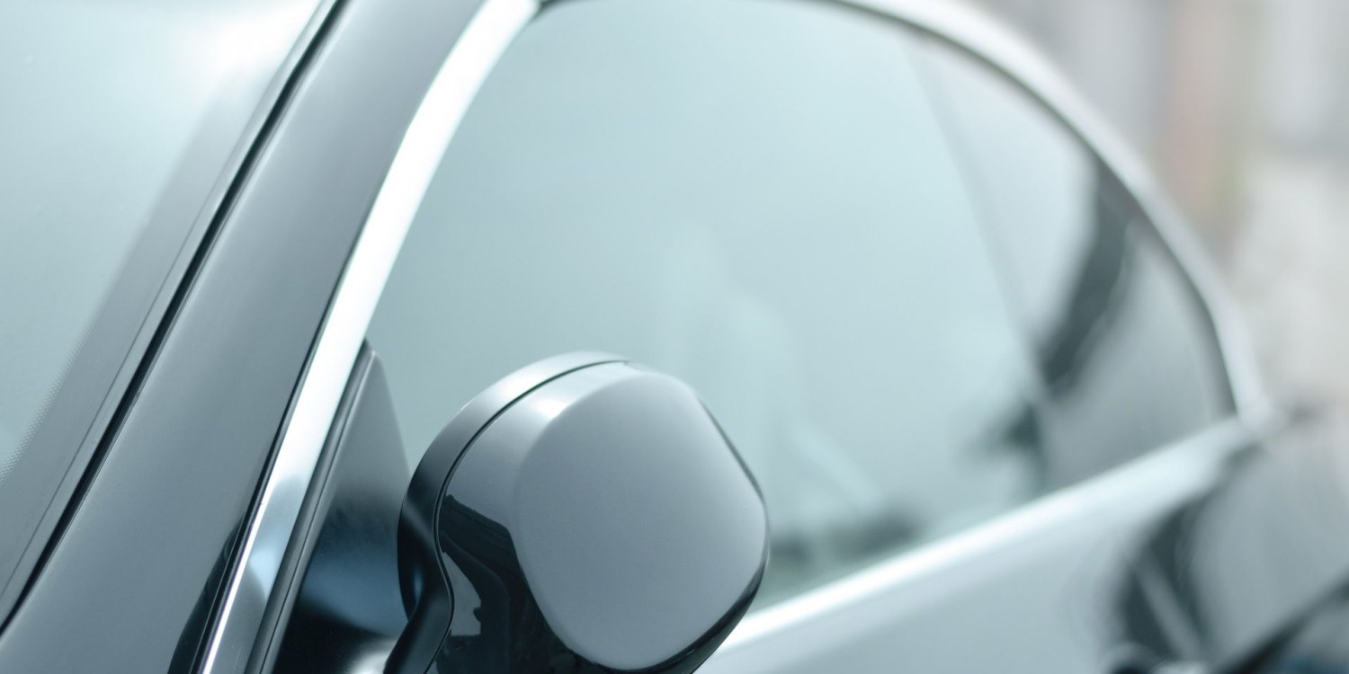 Tips Pintar Memilih dan Cara Pasang Kaca Film Mobil, Pentingnya Kaca Film Mobil untuk Perlindungan dan Kenyamanan Anda, Batas Kegelapan Kaca Film yang Perlu Anda Patuhi, Memilih Warna dan Tingkat Kegelapan Kaca Film yang Sesuai, Menyesuaikan Fitur Kaca Film dengan Kebutuhan Berkendara Anda, Mengenali Material Kaca Film agar Tidak Salah Pilih, Risiko Mengabaikan Kesesuaian Kaca Film dengan Kendaraan Anda, Cara Aman Memasang Kaca Film Tanpa Merusak Kendaraan Anda