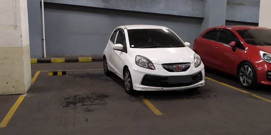 Sensor Parkir Mobil: Definisi, Fungsi, Cara Kerja, dan Perawatannya, Apa Itu Sensor Parkir Mobil dan Mengapa Penting Dimiliki?, Ini Fungsi Sensor Parkir Mobil yang Wajib Anda Ketahui, Jenis-Jenis Sensor Parkir Mobil: Elektromagnetik vs Ultrasonik, Begini Cara Kerja Sensor Parkir Mobil dalam Menjaga Keamanan, Kenapa Sensor Parkir Mobil Kadang Tidak Berfungsi? Ini Penyebab Umumnya, Tips Membersihkan Sensor Parkir Mobil agar Tetap Akurat, Hindari Kesalahan Ini Saat Merawat Sensor Parkir Mobil, Pentingnya Servis Berkala untuk Sensor Parkir Mobil, Sensor Parkir Mobil Tidak Bunyi? Ini Langkah Pemeriksaan Awal