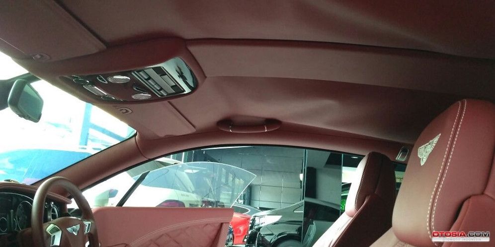 5 Cara Membersihkan Plafon Mobil yang Efektif dan Aman, Kenapa Membersihkan Plafon Mobil Itu Penting?, Lap Microfiber: Solusi Pembersihan Aman Tanpa Merusak Bahan, Cairan Pembersih Khusus Kain: Atasi Noda Membandel, Campuran Air dan Cuka: Alternatif Alami untuk Plafon Mobil, Tips Mengatasi Bau Tidak Sedap di Plafon Mobil, Pembersihan Plafon Mobil yang Konsisten, Hasil Lebih Maksimal, Cara Menyeka Plafon Mobil yang Benar dan Aman, Hindari Kesalahan Ini Saat Membersihkan Plafon Mobil