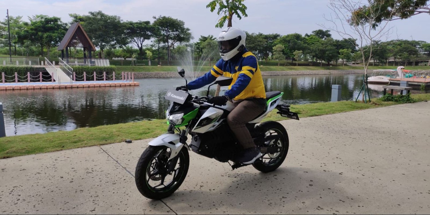 Jenis-Jenis Stang Motor dan Kelebihannya yang Perlu Anda Ketahui, Stang Motor: Fungsi Lebih dari Sekadar Arah Kendali, Stang Standar (OEM): Pilihan Aman untuk Segala Jenis Pengendara, Stang Fatbar: Kuat dan Andal di Medan Berat, Stang Clip-On: Untuk Pecinta Kecepatan dan Gaya Sporty, Stang Jepit: Gaya Minimalis, Kendali Maksimal, Stang T-Bar: Elegansi dan Kenyamanan Touring, Stang Drag: Gaya Balap Jalanan yang Mengesankan, Stang Ape Hanger: Ikonik untuk Gaya Chopper yang Klasik, Tips Memilih Jenis Stang Motor Berdasarkan Gaya Berkendara, Kebutuhan Fungsional dan Manuver: Pilih Stang yang Tepat untuk Aktivitas Harian, Estetika Motor: Kombinasi Antara Fungsi dan Gaya, Posisi Berkendara dan Kenyamanan Tubuh, Material Stang: Aluminium vs Baja, Mana yang Cocok?