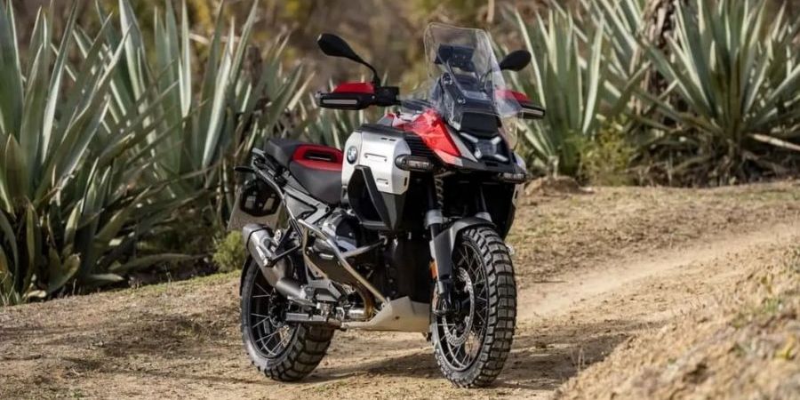 Resmi Meluncur! BMW R 1300 GS Adventure 2025, Fitur Canggih dengan Mesin 1300cc, Spesifikasi Mesin dan Rangka BMW R 1300 GS Adventure 2025, Fitur Unggulan BMW R 1300 GS Adventure 2025, Varian dan Harga BMW R 1300 GS Adventure 2025 di Malaysia, Teknologi Keselamatan dan Kenyamanan Canggih, Desain dan Tampilan yang Lebih Agresif