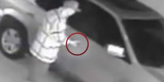 Cara Mencegah Pencurian Barang dengan Memecahkan Kaca Mobil: Tips Ampuh!, Modus Pencurian dengan Memecahkan Kaca Mobil: Kenali dan Waspadai, Cara Mencegah Pencurian dengan Tidak Menutup Kaca Mobil Secara Rapat, Keunggulan Memasang Alarm Tambahan dan Sistem Keamanan Ganda, Pentingnya Menggunakan Kaca Film yang Sulit Ditembus Pandangan, Tips Menyimpan Barang Berharga agar Tidak Mengundang Niat Jahat, Parkir di Tempat Ramai dan Terang: Strategi Dasar Cegah Pencurian Mobil, Kebiasaan Mengecek Kunci Mobil: Langkah Sederhana tapi Krusial, Kombinasi Strategi Pencegahan: Tingkatkan Keamanan Mobil Secara Menyeluruh, Peran Teknologi Anti-Maling dalam Mobil Modern: Apakah Sudah Cukup?