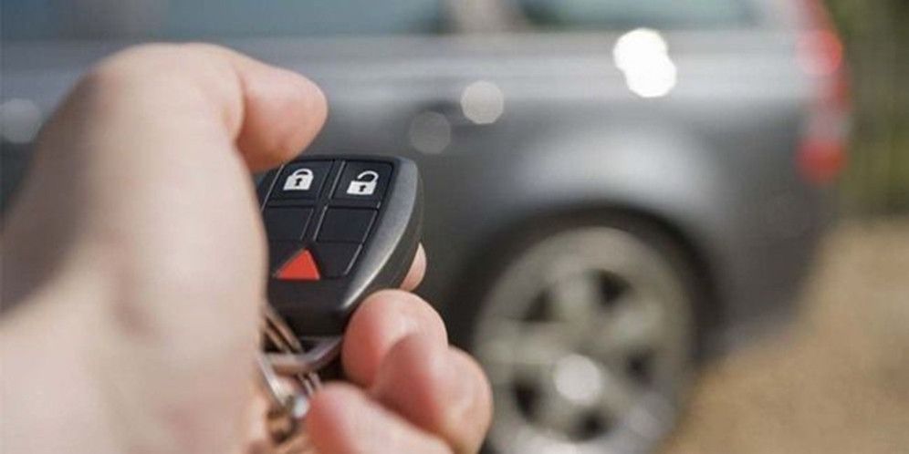 Tips Efektif Mematikan Alarm Mobil yang Tak Kunjung Berhenti, Kenapa Alarm Mobil Bunyi Terus?, Ubah ke Mode Silent, Ganti Baterai Remote Mobil, Matikan Alarm dengan Cara Manual, Bawa Mobil ke Bengkel Resmi, Ketahui Fungsi Alarm Mobil, Baterai Central Lock yang Habis