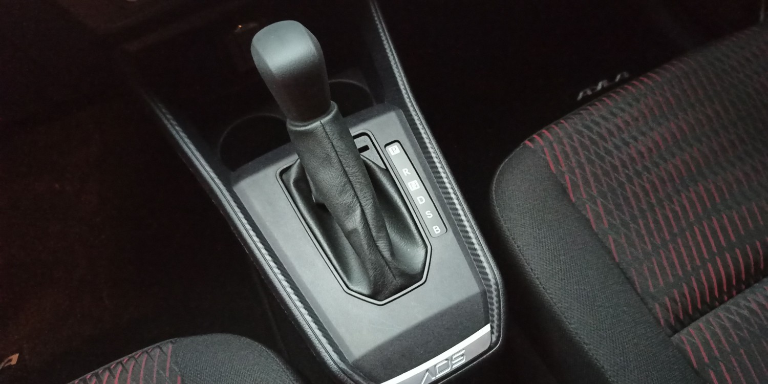 Fungsi dan Pengaturan Gigi S Pada Mobil Matic: Kenali Sport Mode Anda, Apa Itu Gigi S di Mobil Matic dan Mengapa Penting Diketahui?, 4 Fungsi Utama Gigi S Mobil Matic yang Harus Anda Ketahui, Kapan Sebaiknya Menggunakan Gigi S di Mobil Matic?, Cara Kerja Gigi S Mobil Matic: Di Balik Teknologi Sport Mode, Peran ECU dalam Mengontrol Mode Gigi S, Bagaimana Gigi S Membantu Mobil di Medan Jalan yang Sulit?, Apakah Gigi S Bisa Meningkatkan Efisiensi Bahan Bakar?, Perbedaan Gigi S, D, dan L: Pahami Fungsinya Sebelum Salah Pakai, Apakah Semua Mobil Matic Memiliki Gigi S?