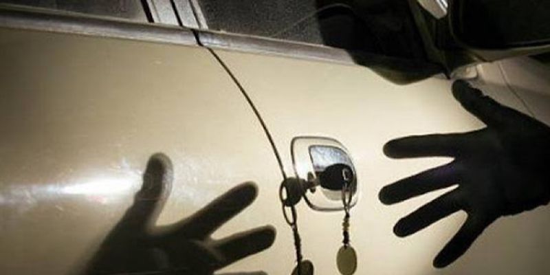 5 Cara Terhindar Dari Ancaman Pencuri Mobil yang Efektif, Pasang Alarm pada Mobil Anda, Pasang Sistem Immobilizer pada Mobil Anda, Parkir di Tempat yang Aman dan Terpantau, Hindari Meninggalkan Barang Berharga di Dalam Mobil, Gunakan Kunci Ganda atau Pengaman Tambahan
