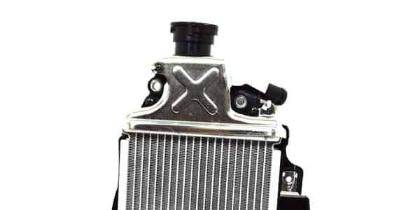 Menjaga Suhu Mesin Tetap Ideal Saat Berkendara Jauh di Cuaca Panas: Tips Penting, Kenapa Suhu Mesin Mobil Cepat Naik Saat Cuaca Panas?, Fungsi Radiator: Komponen Kunci dalam Sistem Pendingin Mobil, Air Coolant Mobil: Lebih dari Sekadar Cairan Pendingin, Gejala Sistem Pendingin Mobil yang Mulai Bermasalah, Waspadai Risiko Overheat Saat Berkendara Jauh, Peran Air Coolant Mobil dalam Menangani Suhu Ekstrem, Tips Sederhana Menjaga Suhu Mesin Stabil Saat Perjalanan Panjang, Cara Mencegah Mobil Overheat di Jalanan Menanjak dan Macet, Rekomendasi Perawatan Sistem Pendingin Sebelum Musim Panas Tiba