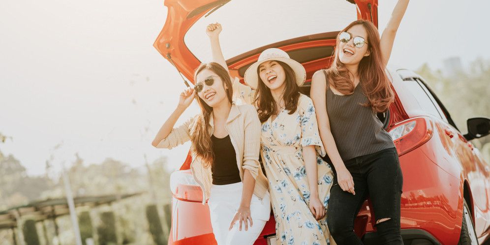 Strategi Traveling Low Budget Pakai Mobil Sendiri di Indonesia yang Seru, Pilih Mobil yang Hemat Bahan Bakar dan Siap Tempur, Bawa Perbekalan Sendiri untuk Menghemat Biaya Makan, Manfaatkan Fasilitas Lengkap Rest Area Jalan Tol, Gunakan Aplikasi Navigasi untuk Hindari Jalur Macet, Tidur di Mobil atau Pilih Penginapan Alternatif, Susun Itinerary Fleksibel dan Fokus pada Tujuan Gratis, Hindari Waktu Perjalanan di Jam Sibuk, Beli Oleh-Oleh Secukupnya dan Pilih Produk Lokal