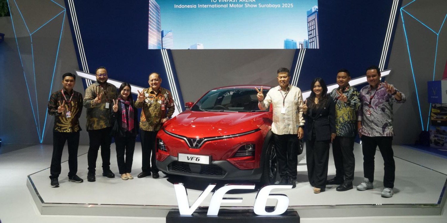 Dari Test Drive hingga Konser, IIMS Surabaya 2025 Tawarkan Hal yang Tak Ditemukan di Dealer, Pembukaan Meriah dan Semangat Kolaborasi dari Pemerintah, Debut Mobil dan Motor Terbaru Jadi Daya Tarik Utama, Pembiayaan Otomotif dengan Penawaran Bunga Khusus, Infrastruktur EV, Aftermarket, dan Teknologi Pendukung, Aktivitas Edukatif dan Hiburan di Area Pameran