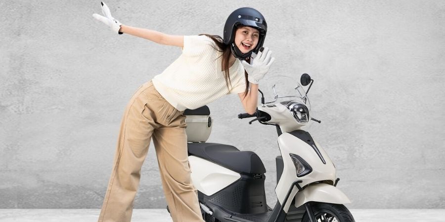 Honda NWM125 Meluncur, Skuter Retro Mirip Scoopy dengan Fitur Canggih, Desain Neo-Retro yang Memikat, Fitur Canggih yang Memanjakan Pengguna, Performa Mesin eSP yang Efisien, Harga Terjangkau, Fitur Melimpah, Spesifikasi Honda NWM125