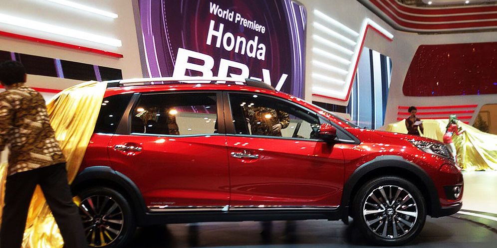 5 SUV Rekomendasi 2025, Harga Terjangkau hingga Fitur Tak Terduga, 1. Wuling Alvez, 2. Toyota Raize dan Toyota Rush, 3. Mitsubishi Pajero Sport, 4. Mercedes-Benz GLE, 5. Honda BR-V