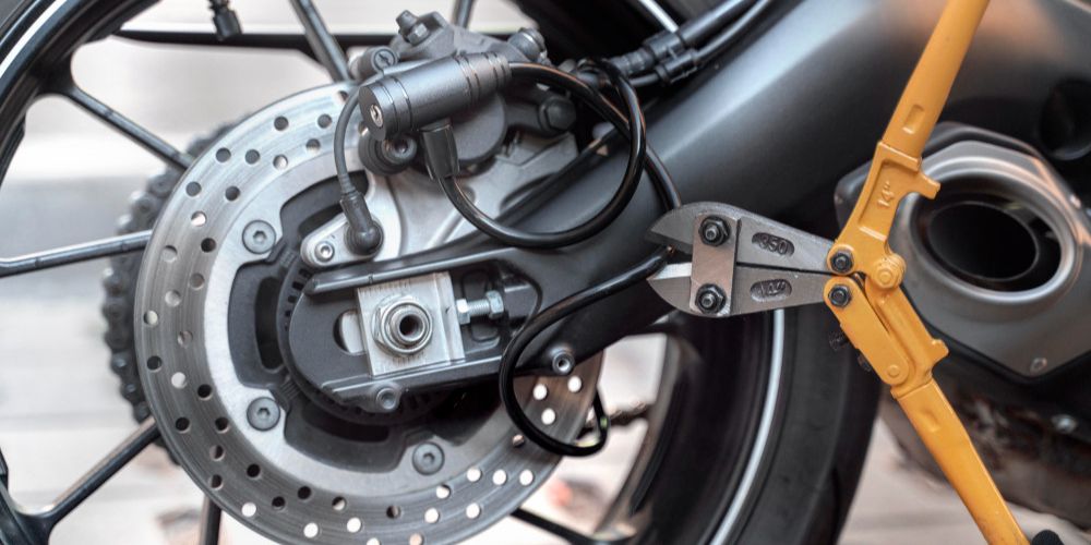 Tips Merawat Rem Motor agar Tetap Responsif dan Aman Berkendara, Pentingnya Perawatan Rem Motor untuk Keselamatan Berkendara, Rutin Bersihkan Kampas Rem agar Tidak Cepat Aus, Jarak Ideal antara Cakram dan Kampas: Hindari Keausan Dini, Cek dan Ganti Minyak Rem Secara Berkala, Hindari Kebiasaan Mengerem Mendadak yang Merusak Sistem Rem, Gunakan Spare Part Rem Asli agar Lebih Tahan Lama, Servis Berkala di Bengkel Resmi Bikin Sistem Rem Selalu Prima, Rem Motor Tidak Pakem? Waspadai Akibat dari Pipa Kaliper Berkarat, Cakram Rem Bisa Patah Jika Dibiarkan Kotor, Rem Blong: Akibat Langsung dari Rem Motor yang Tak Terawat, Abaikan Perawatan Rem? Siap-Siap Kecelakaan di Jalan