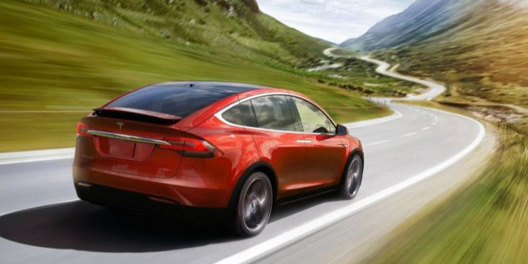 Penjualan Tesla di China Anjlok 12%, Tapi Justru Cetak Rekor Mengejutkan di Ekspor, Penjualan Domestik Tesla di China, Rekor Ekspor dari Gigafactory Shanghai, Persaingan di Pasar Kendaraan Listrik, Strategi Tesla untuk Menghadapi Tantangan