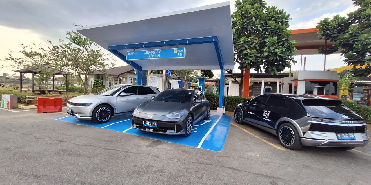 Bukan Karena Bodi atau Mesin, Alasan Utama Mobil Listrik Cepat Turun Harga, Baterai Sebagai Komponen Utama Penentu Harga, Perkembangan Teknologi Baterai yang Pesat, Diskon Mobil Listrik Baru yang Menggiurkan, Faktor Lain yang Mempengaruhi