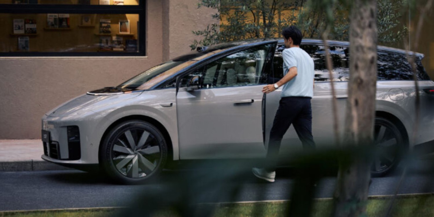 Baru Rilis Interior Li Auto i8 Bocor Duluan, Fitur Interiornya Nggak Main-Main, Desain Interior yang Futuristik, Konfigurasi Kursi yang Nyaman, Fitur Canggih di Konsol Tengah, Teknologi MindVLA yang Inovatif, Persaingan di Pasar SUV Listrik