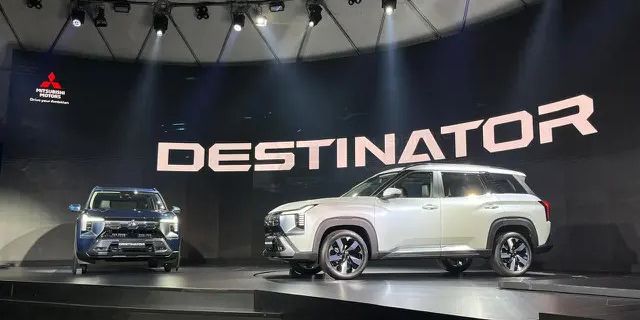 SUV Keluarga Rasa Premium, Ini 7 Alasan Mitsubishi Destinator Bikin Pesaing Ketar-Ketir, Desain Gagah dan Berwibawa, Kabin Mewah Penuh Fitur Canggih, Performa Responsif dengan Mesin Turbo Mumpuni, Keselamatan Terdepan dan Mode Berkendara Adaptif, Kebanggaan "Made in Indonesia" dan Harga Kompetitif