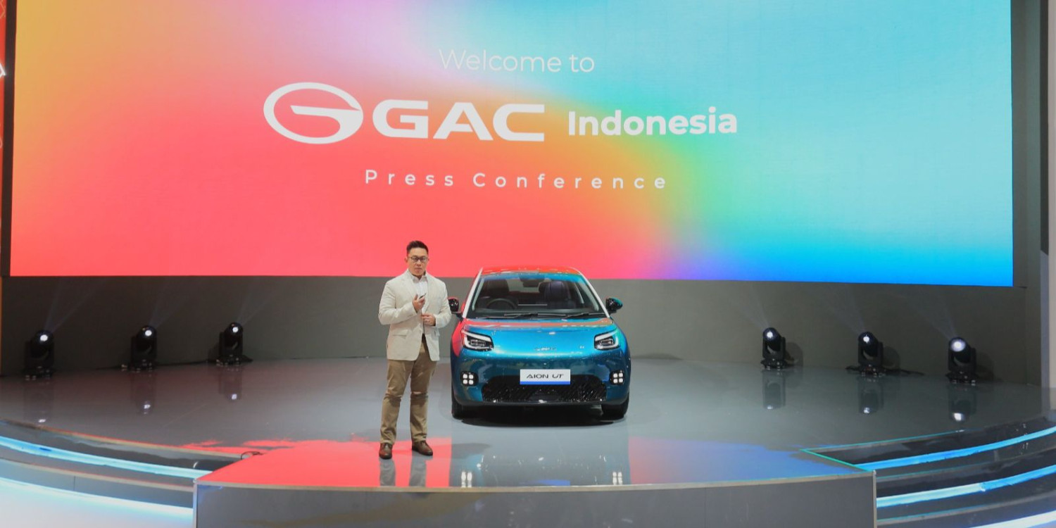 AION UT dari GAC Debut di GIIAS 2025, Apa yang Membuat EV Ini Layak Dilirik Generasi Muda?, 1. AION UT: Gaya Futuristik yang Siap Menemani Mobilitas Urban, 2. Performa Jarak Jauh dan Isi Daya Super Cepat, 3. Teknologi Cerdas Berbasis AI, Bisa Diperintah Suara, 4. Keamanan Maksimal dengan Baterai Tahan Panas dan Fitur ADAS, 5. Booth GAC Indonesia di GIIAS 2025: Teknologi, Musik, dan Gaya Hidup