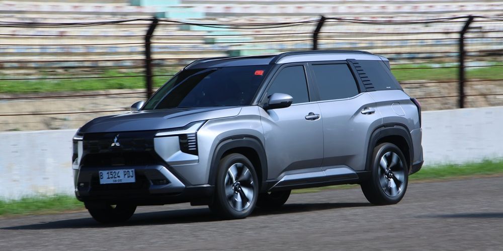 Harga Mitsubishi Destinator 2025 di GIIAS 2025, Mulai Rp385 Juta, Peluncuran Megah di GIIAS 2025, Pernyataan Resmi dari MMKSI, Rincian Harga Mitsubishi Destinator 2025 Varian GLS, Harga Varian Menengah: Exceed dan Ultimate, Varian Premium dengan Fitur Eksklusif, Ketersediaan dan Penjualan Perdana