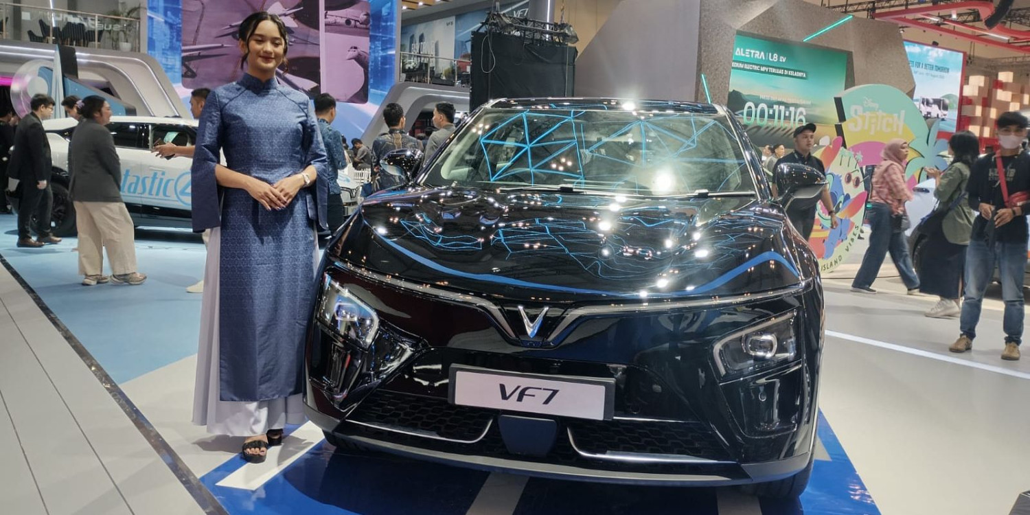 VinFast Luncurkan VF 7 di GIIAS 2025, Mobil Listrik Stylish untuk Kota dan Perjalanan Jauh, Desain Berkelas dan Kabin Nyaman untuk Mobilitas Perkotaan dan Jarak Jauh, Pilihan Varian yang Relevan dengan Gaya Hidup, Harga Kompetitif, Bonus Early Bird, dan Fasilitas Pengisian Gratis, Teknologi dan Keselamatan yang Mendukung Kepercayaan, Pengalaman Lebih Menarik di GIIAS 2025, Langkah Strategis Menuju Masa Depan Mobilitas Berkelanjutan