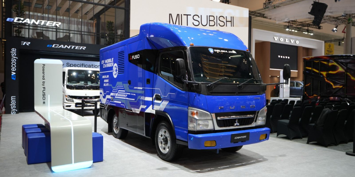 Fitur Rahasia di Balik EV Mobile Charger Mitsubishi Fuso: Tak Sekadar Pengisi Daya, 1EV Mobile Charger: Solusi Pengisian Daya di Mana Saja, Didukung Sistem Towing dan Solar Panel untuk Operasional Darurat, eCanter Kini Bisa Disewa, Lebih Ringan dan Fleksibel, Kolaborasi dengan Takari: Jembatan Menuju Green Logistics, Fuso Tunjukkan Komitmen Sebagai Andalan Bisnis Sejati