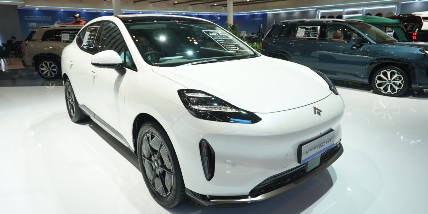 Ada Mobil Mewah Rasa Private Jet di GIIAS, Cek Fitur Rahasianya, 1. Desain Futuristik Berkelas Dunia: Perpaduan Elegansi dan Aerodinamika, 2. Interior Rasa Kabin First Class, Pengalaman Maksimal di Setiap Perjalanan, 3. Performa Kuat dan Efisiensi Luar Biasa Berkat Platform Listrik AEP, 4. Sistem Berkendara Pintar dan Fitur Keselamatan Komprehensif, 5. Investasi Masa Depan: Garansi Seumur Hidup dan Layanan Premium