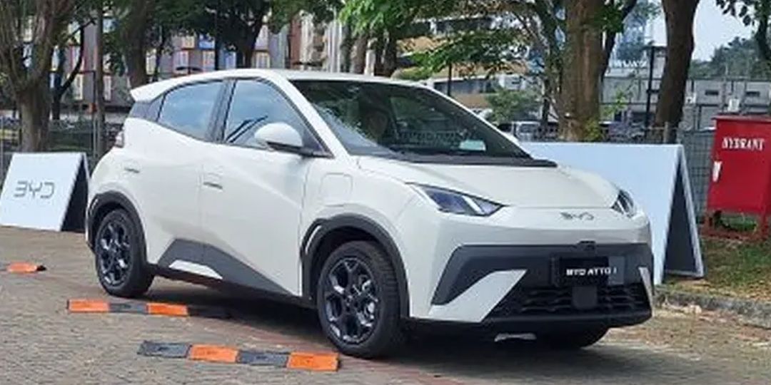 Duel Sengit di Jalanan! Perbandingan Spesifikasi BYD Atto 1 vs Wuling Air EV, Siapa Juaranya?, Varian dan Jarak Tempuh: Adu Ketahanan Baterai, Dimensi dan Kapasitas Penumpang: Kecil atau Luas?, Performa dan Pengisian Daya: Adu Cepat dan Efisien, Baterai dan Teknologi Keselamatan: Jaminan Keamanan Berkendara, Fitur Unggulan dan Harga: Nilai Lebih untuk Konsumen