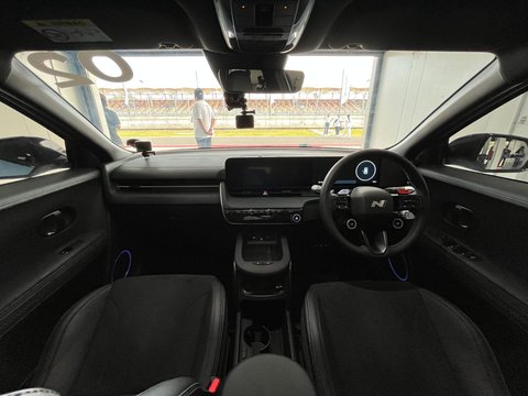Geber Hyundai Ioniq 5 N di Sirkuit Mandalika, Sukses Berikan Respon Natural, Spesifikasi Teknis Hyundai Ioniq 5 N, Eksterior Kian Sangar, Interior Menyenangkan, Skenario Paripurna Ala Mesin Pembakaran Internal, Peningkatan Rigiditas Rangka