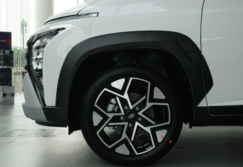 Hyundai Stargazer vs Stargazer X, Apa Saja Perbedaan Utamanya?, 1. Desain Eksterior, 2. Performa, 3. Kaki-Kaki, 4. Fitur Tambahan, 5. Harga, Pertanyaan yang Sering Diajukan, Apa perbedaan utama antara Hyundai Stargazer dan Stargazer X?, Apakah Hyundai Stargazer X lebih mahal dari Stargazer?, Apakah Stargazer X memiliki fitur keselamatan yang lebih lengkap?