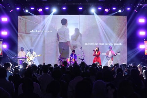 Ribuan Siswa Hadir Ramaikan Puncak KapanLagi Pensi Bareng FANTA 2025, Pelajar melakukan pemecahan rekor MURI dengan swafoto polaroid terbanyak, Uji Coba Gaya Anak Muda dengan Yamaha Fazzio Hybrid, Dari musik yang tenang dan melankolis hingga pesta energik ala Gen Z, Saya mengucapkan terima kasih kepada semua pendukung acara ini, Ikuti perkembangan informasi pensiun berikutnya di KapanLagi.com