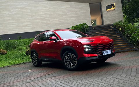 Jajal Jetour Dashing Bandung-Jakarta, Ini Kelebihan dan Kekurangannya, Kelebihan yang Menyenangkan, Mesin dan Transmisi Cekatan, Pesona Dinamis dengan Aura Sporty, Kelegaan Kabin hingga Bagasi, Panoramic Sunroof, Kekurangan Minor, Keterbatasan ADAS, Layar di Interior Kurang Responsif, Penyesuaian Suspensi