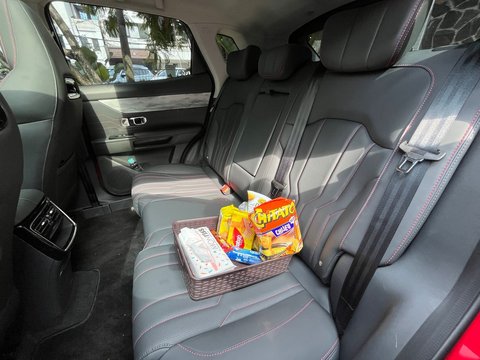 Jajal Jetour Dashing Bandung-Jakarta, Ini Kelebihan dan Kekurangannya, Kelebihan yang Menyenangkan, Mesin dan Transmisi Cekatan, Pesona Dinamis dengan Aura Sporty, Kelegaan Kabin hingga Bagasi, Panoramic Sunroof, Kekurangan Minor, Keterbatasan ADAS, Layar di Interior Kurang Responsif, Penyesuaian Suspensi