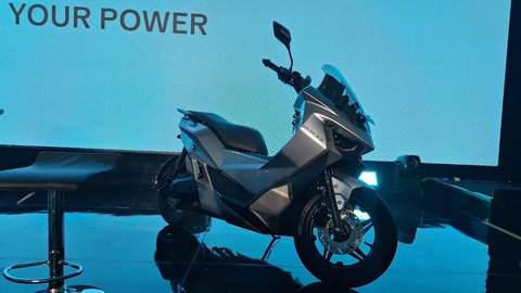 Ekspor Melesat! Inilah 5 Motor Made in Indonesia yang Mendunia di 2025, 1. Yamaha NMax 155, 2. Honda Vario Series, 3. Viar Q1, 4. MAKA Cavalry, 5. United E-Motor
